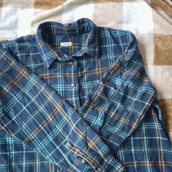 L.L. Bean 100% Organic Cotton Blue and Gold Plaid Shirt Size M - Picture 3 of 10